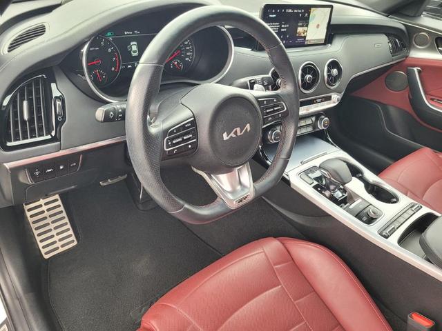 Photo of 2023 Snow White Pearl Kia Stinger