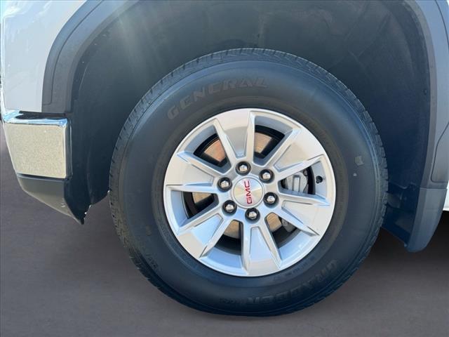 Photo of 2024 Summit White GMC Sierra 1500