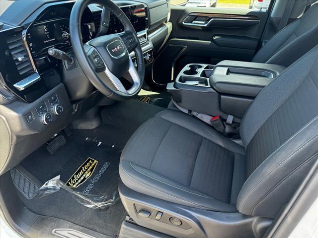 Photo of 2024 Summit White GMC Sierra 1500