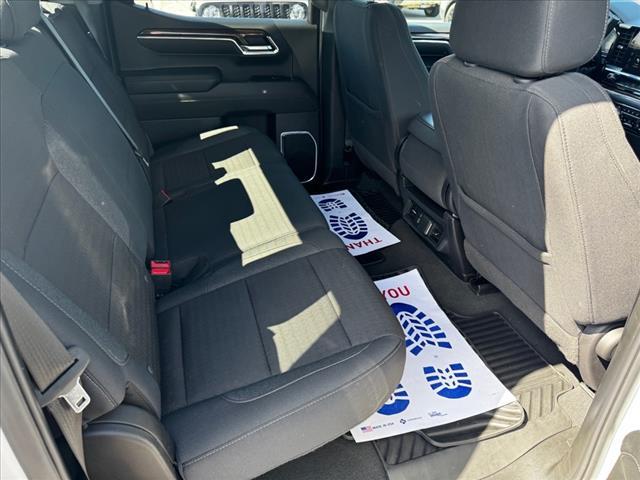 Photo of 2024 Summit White GMC Sierra 1500
