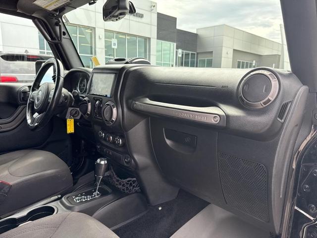Photo of 2017 Black Clearcoat Jeep Wrangler Unlimited