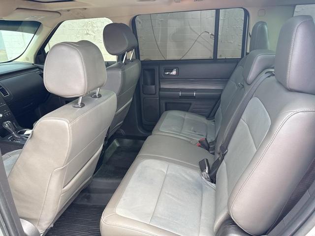 Photo of 2018 Ingot Silver Ford Flex