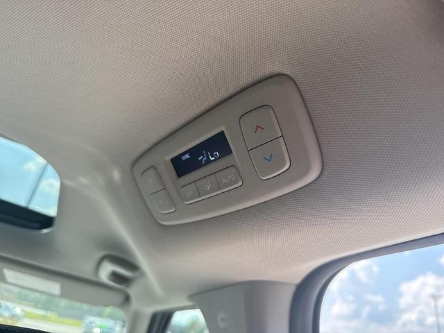 Photo of 2022 Flare Red Kia Carnival