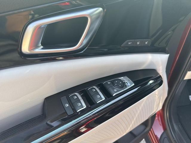 Photo of 2022 Flare Red Kia Carnival