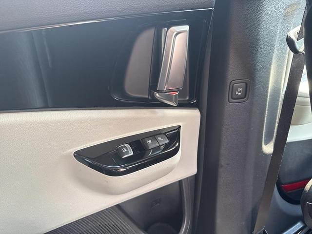 Photo of 2022 Flare Red Kia Carnival