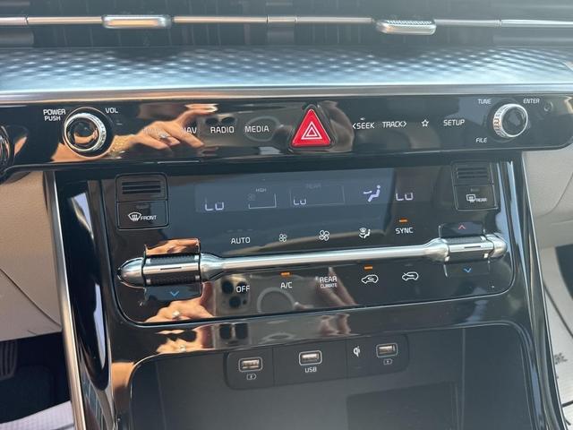 Photo of 2022 Flare Red Kia Carnival