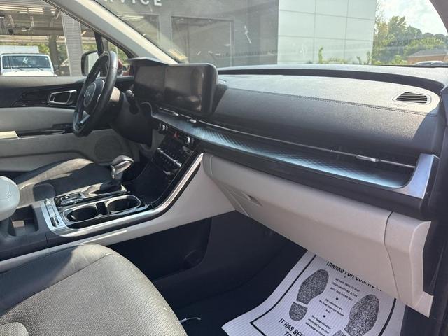 Photo of 2022 Flare Red Kia Carnival