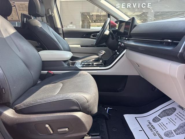 Photo of 2022 Flare Red Kia Carnival