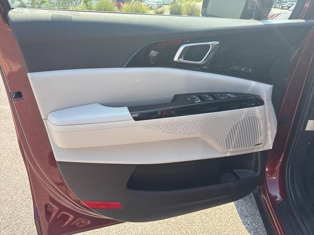 Photo of 2022 Flare Red Kia Carnival