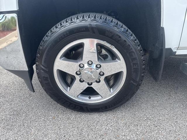 Photo of 2018 Summit White Chevrolet Silverado 2500
