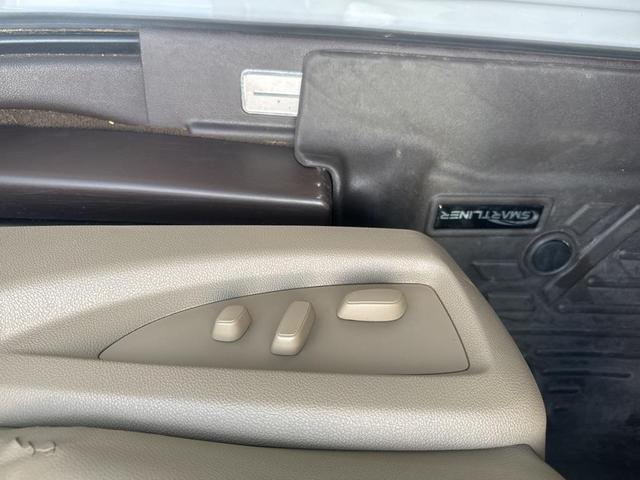 Photo of 2018 Summit White Chevrolet Silverado 2500