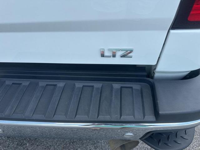 Photo of 2018 Summit White Chevrolet Silverado 2500