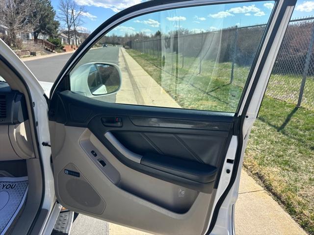 Photo of 2003 Natural White Toyota 4Runner