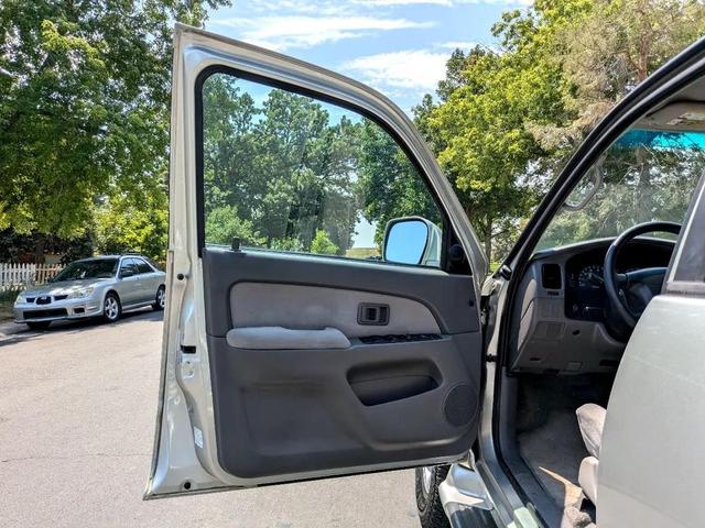 Photo of 2001 Silver Toyota 4Runner