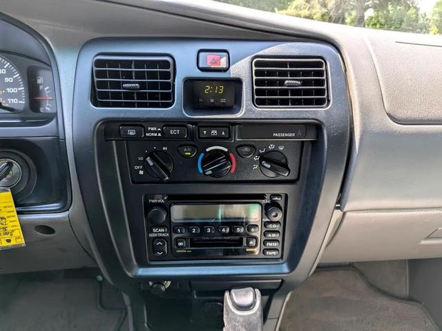 Photo of 2001 Silver Toyota 4Runner
