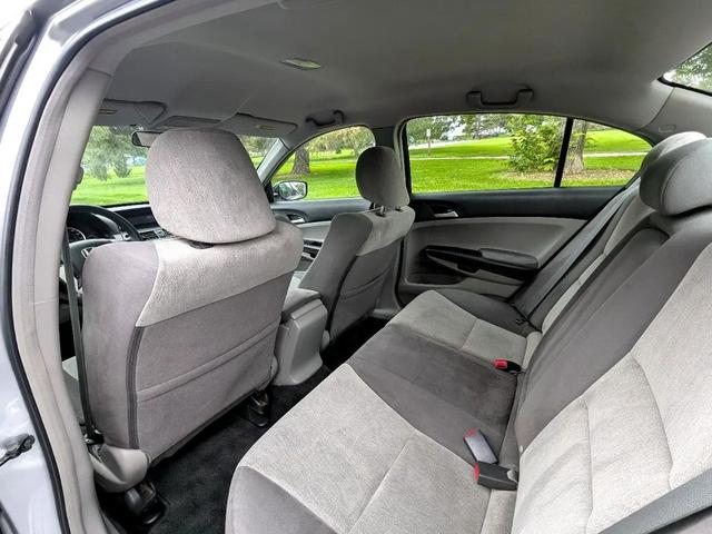 Photo of 2008 Alabaster Silver Metallic Honda Accord