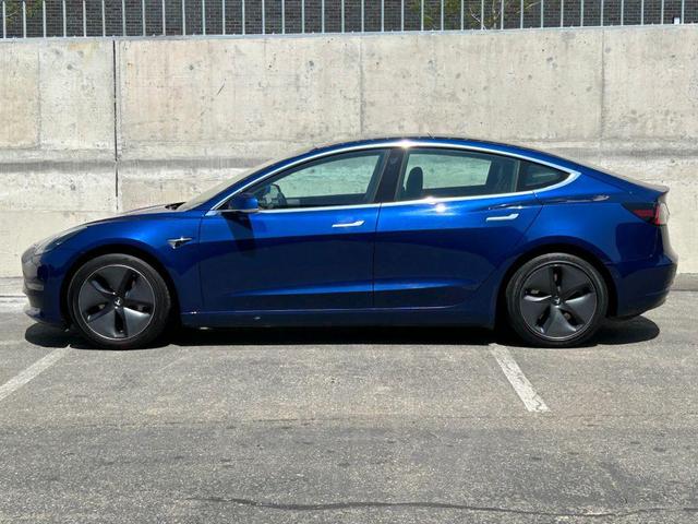 Photo of 2019 Deep Blue Metallic Tesla Model 3