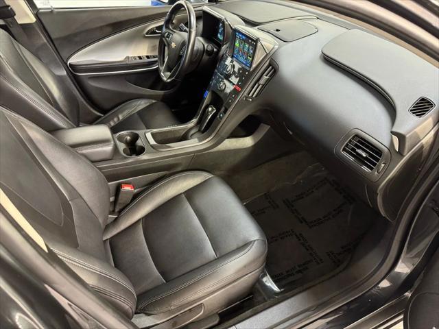 Photo of 2015 Black Chevrolet Volt