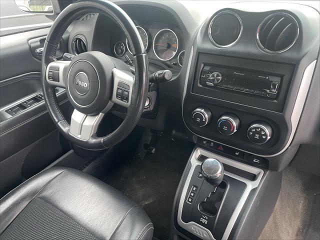Photo of 2016 Grey Jeep Compass