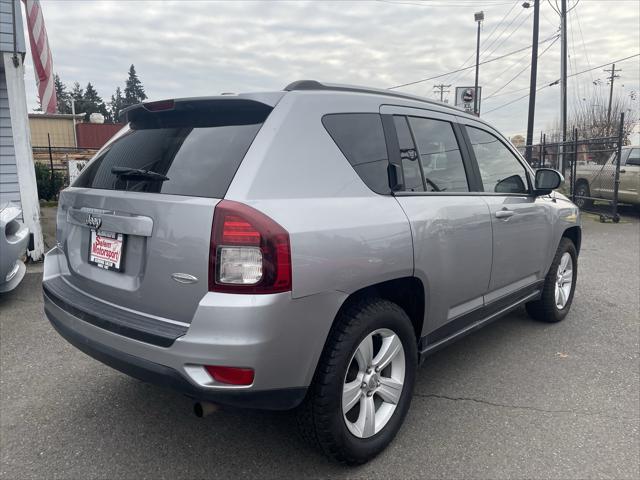 Photo of 2016 Grey Jeep Compass
