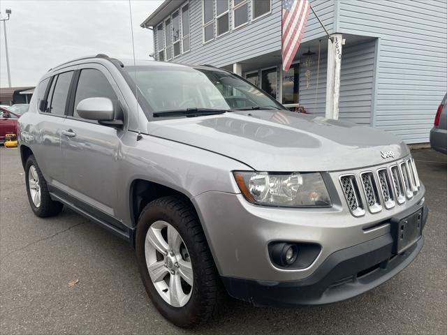 Photo of 2016 Grey Jeep Compass