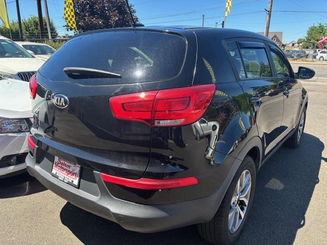 Photo of 2015 black Kia Sportage
