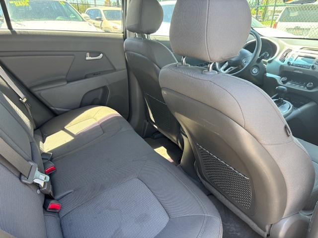 Photo of 2015 black Kia Sportage