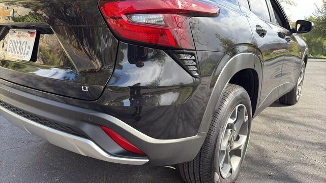 Photo of 2025 Mosaic Black Metallic Chevrolet Trax