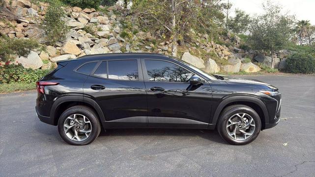 Photo of 2025 Mosaic Black Metallic Chevrolet Trax