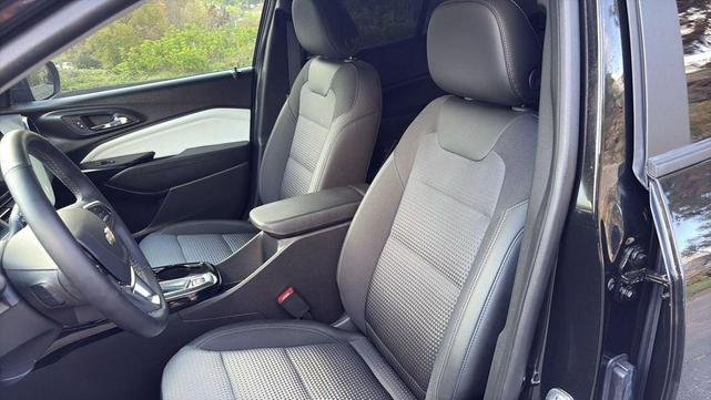 Photo of 2025 Mosaic Black Metallic Chevrolet Trax