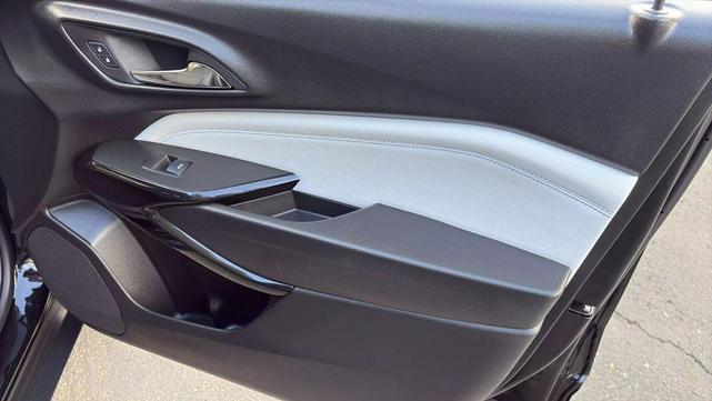 Photo of 2025 Mosaic Black Metallic Chevrolet Trax