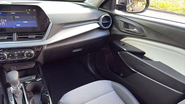 Photo of 2025 Mosaic Black Metallic Chevrolet Trax