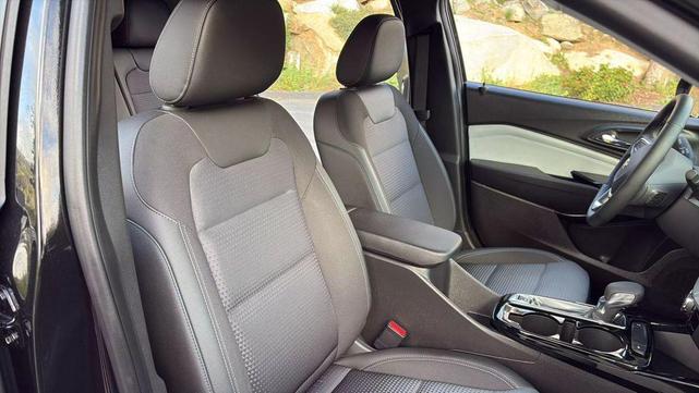 Photo of 2025 Mosaic Black Metallic Chevrolet Trax