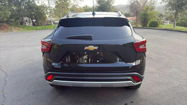 Photo of 2025 Mosaic Black Metallic Chevrolet Trax