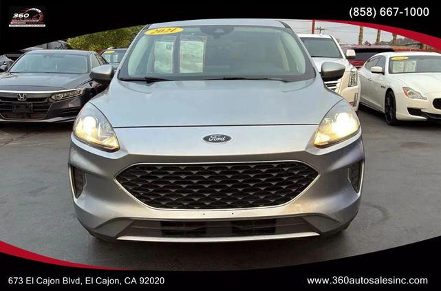 Photo of 2021 Iconic Silver Metallic Ford Escape