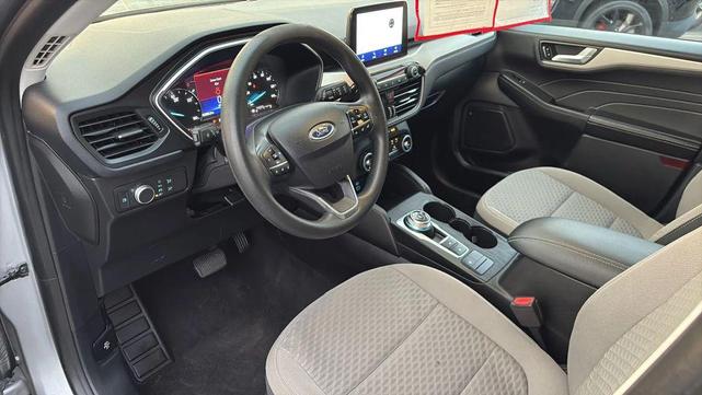 Photo of 2021 Iconic Silver Metallic Ford Escape