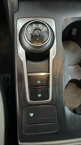 Photo of 2021 Iconic Silver Metallic Ford Escape