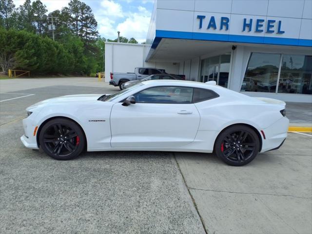 Photo of 2024 Summit White Chevrolet Camaro