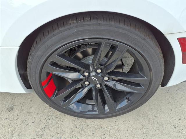 Photo of 2024 Summit White Chevrolet Camaro