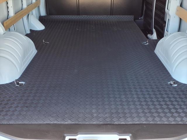 Photo of 2024 Summit White GMC Savana 2500