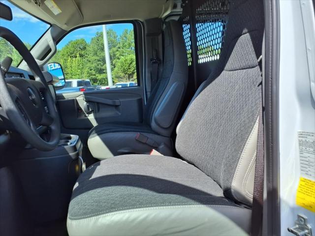 Photo of 2024 Summit White GMC Savana 2500
