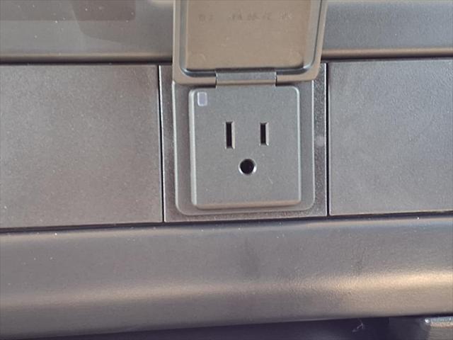 Photo of 2024 Summit White GMC Savana 2500