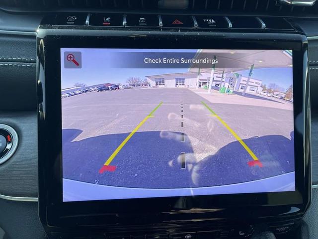 Photo of 2025 Bright White CL Jeep Grand Cherokee