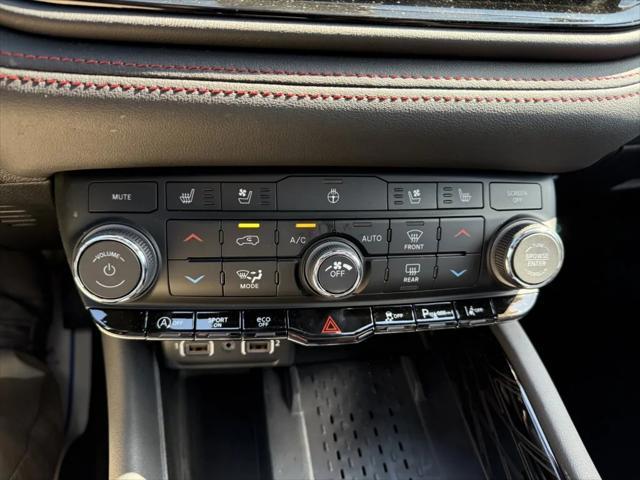 Photo of 2025 White Knuckle C Dodge Durango