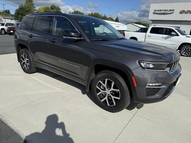 Photo of 2023 Baltic Gray Metallic Clearcoat Jeep Grand Cherokee