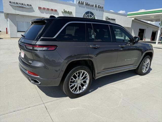 Photo of 2025 Baltic Gray Metallic Clearcoat Jeep Grand Cherokee