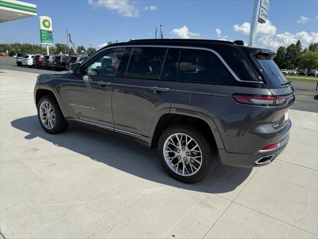 Photo of 2025 Baltic Gray Metallic Clearcoat Jeep Grand Cherokee