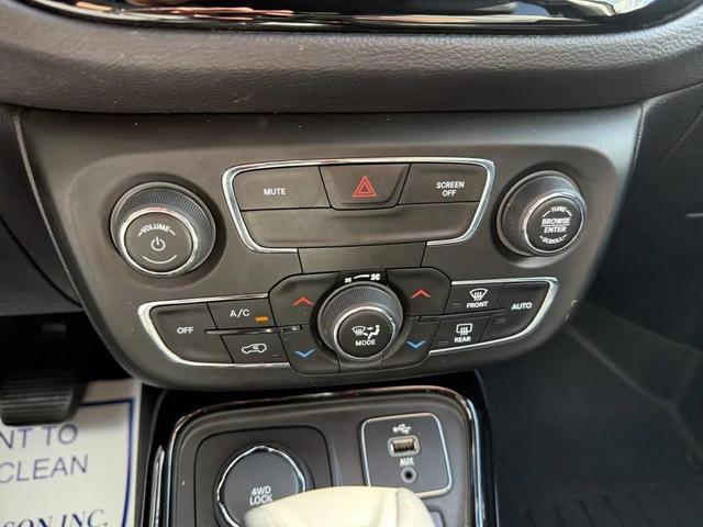 Photo of 2018 White Clearcoat Jeep Compass
