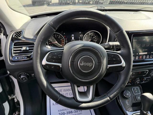 Photo of 2018 White Clearcoat Jeep Compass