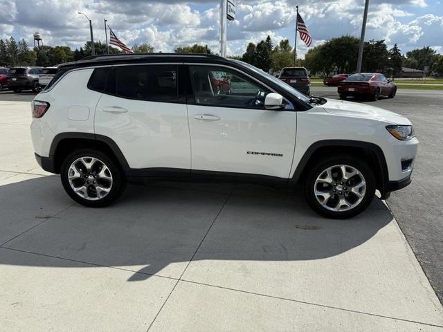 Photo of 2018 White Clearcoat Jeep Compass